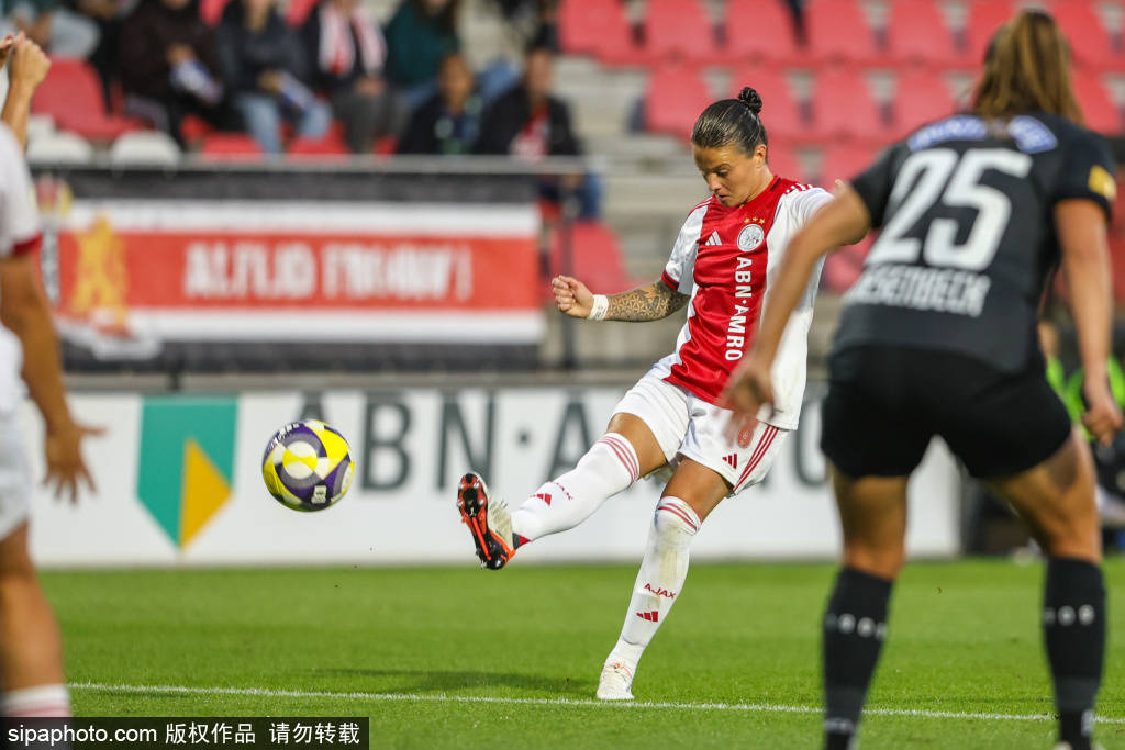 1竞技-关于江南鲸鲨队鏖战东城黑豹队，羽毛球邀请赛火力全开，转换速度占优。球迷期待下一战的信息