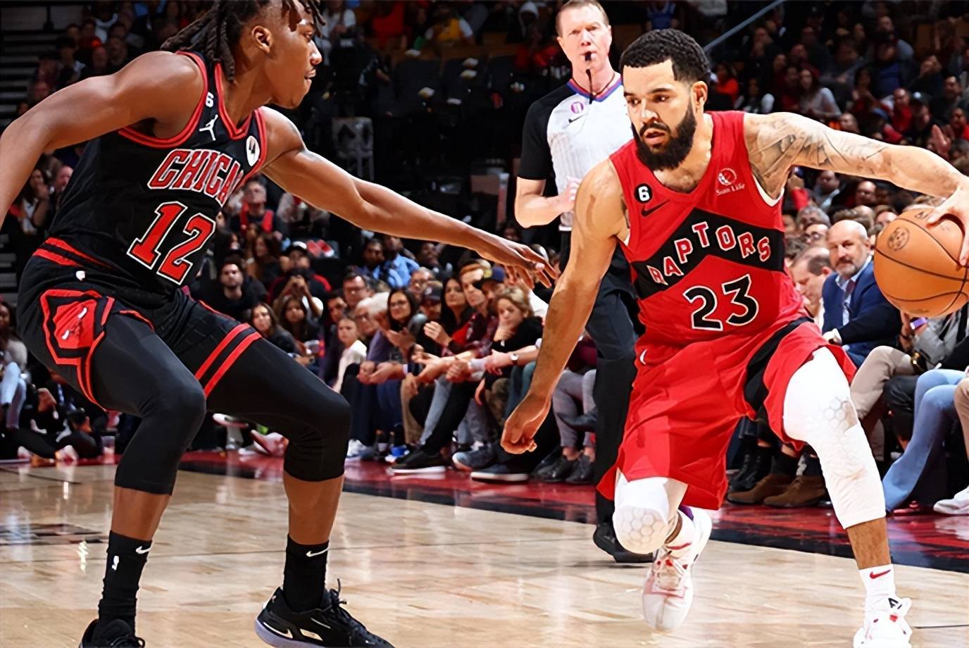 1JJ- 凯恩在公牛比赛中出色防守,连败引发热议的球员 