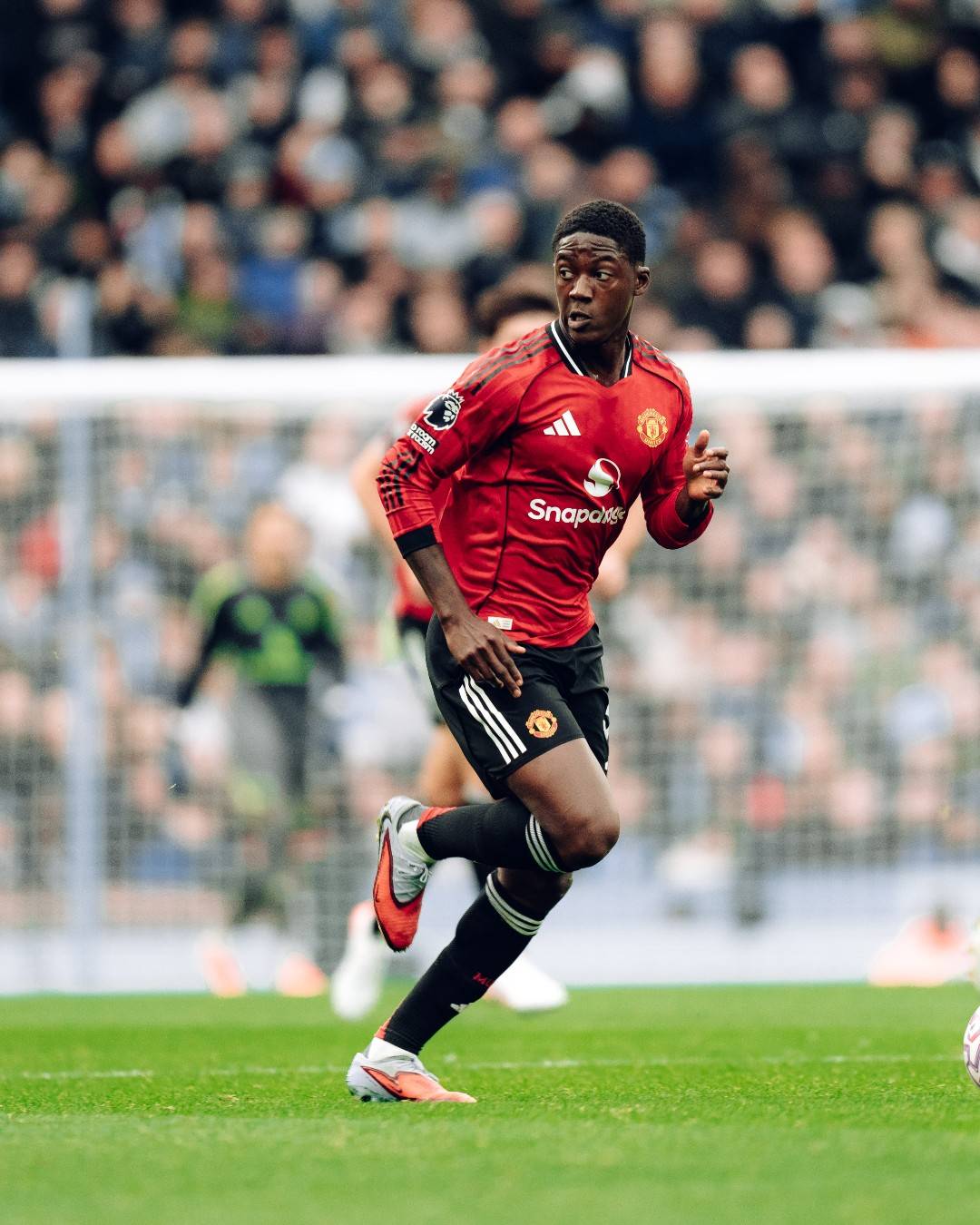 1JJ-西亚卡姆在曼联比赛中挺进下一轮，战术调整引发热议！的简单介绍